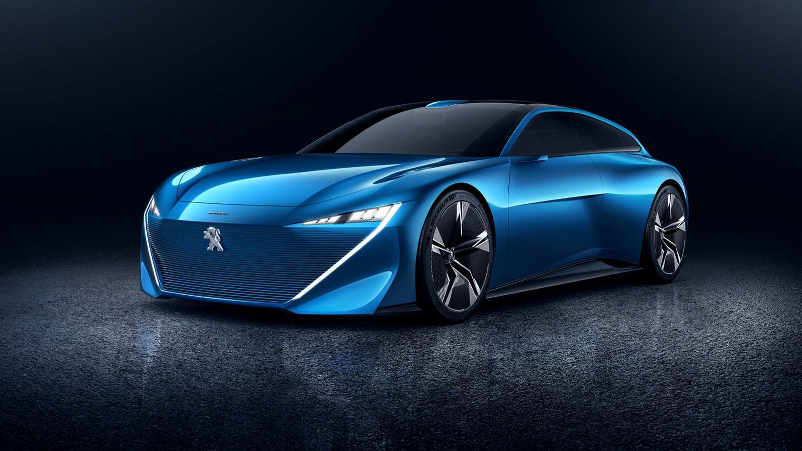 Στο Peugeot Instinct Concept κάνουν ντεμπούτο μια σειρά από νέες έξυπνες τεχνολογίες, ενώ για την κίνησή του είναι υπεύθυνο ένα υβριδικό σύστημα που φ